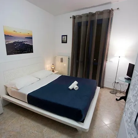 La Casa Blue Apartment